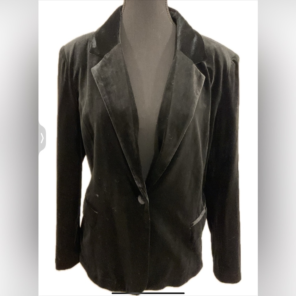 The ALLY B COLLAB PLUSH BLACK VELVET DRESS BLAZER .
